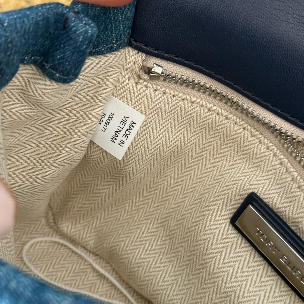 New Tory Burch Denim WILLA DENIM MINI TOP HANDLE BAG & matching cardholder - Picture 6 of 11